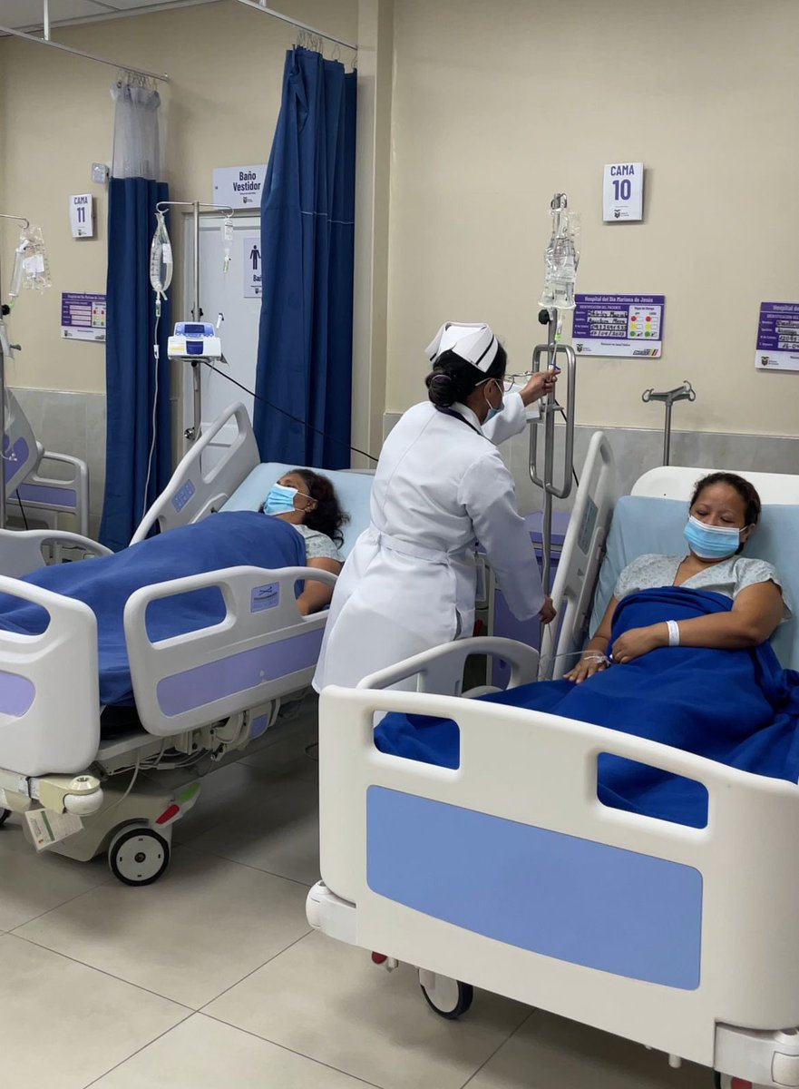 Salud_Guayas's tweet photo. Nuestros servicios de 2️⃣4️⃣ ⏰ se mantienen activos en el #HospitalMarianaDeJesús🏥

Garantizando atención oportuna a los pacientes en áreas como emergencia, farmacia 💊y hospitalización.

#ElNuevoEcuador https://t.co/34uthhTmvU