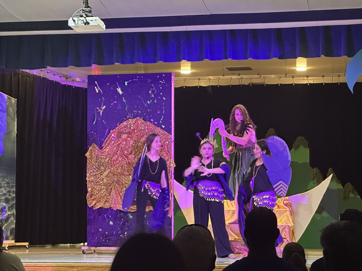 oms_bulldogs's tweet photo. Moana, Jr. is a hit! 🌊🦀🌅You have one more chance to come check it out tonight at 6pm! Break a leg Bulldogs! 🐾 https://t.co/wWiiFPmI1X