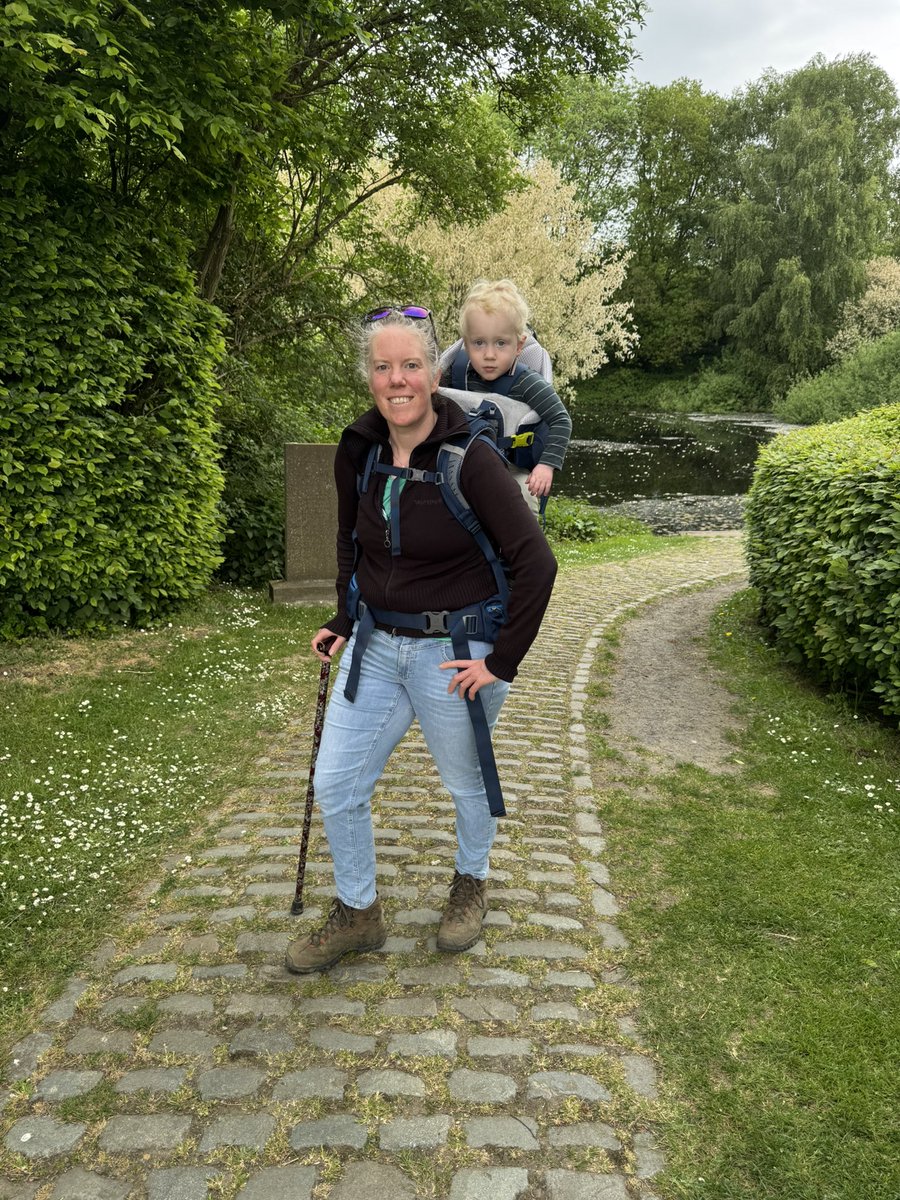 Globeskater's tweet image. Als je emoties hoog zitten en je een wandeling maakt langs allemaal WW1 monumenten dan lopen af en toe de tranen over je wangen. Wel fijn om zo buiten te zijn en de Mijnen en Kraters route is echt een aanrader! 

#FlandersFields