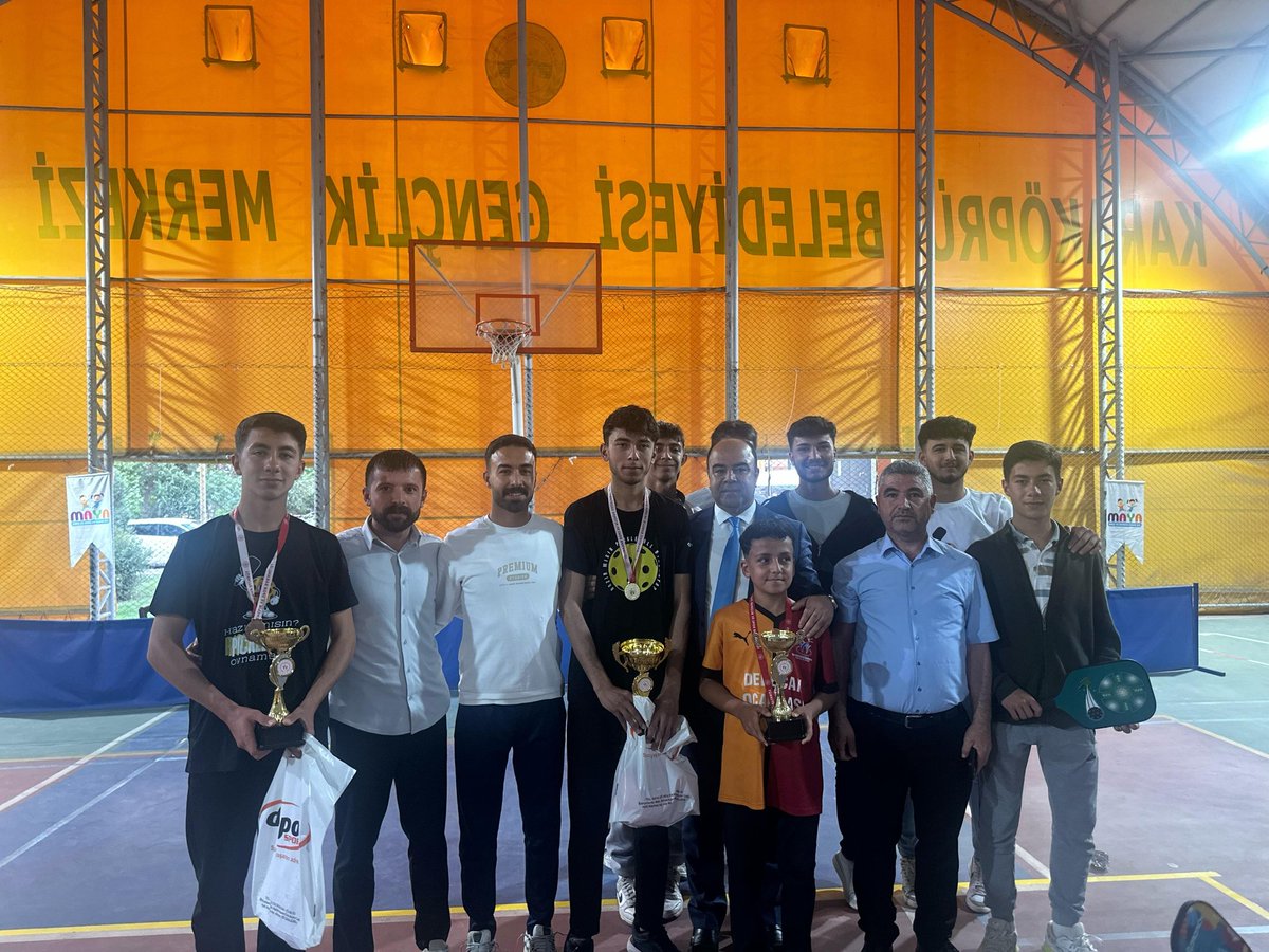 Hilvan Fırat Spor Kulübü sporcumuz Şiyar İri,Şanlıurfa Pickleball Ligi’nde gösterdiği üstün performansla 1.’lik kürsüsüne çıkarken yine sporcumuz Ahi Evran Mesleki ve Teknik Anadolu Lisesi öğrencsi Muhammed Kırmak ise ligi 3.sırada tamamlayarak bizlere büyük bir gurur yaşatmıştır