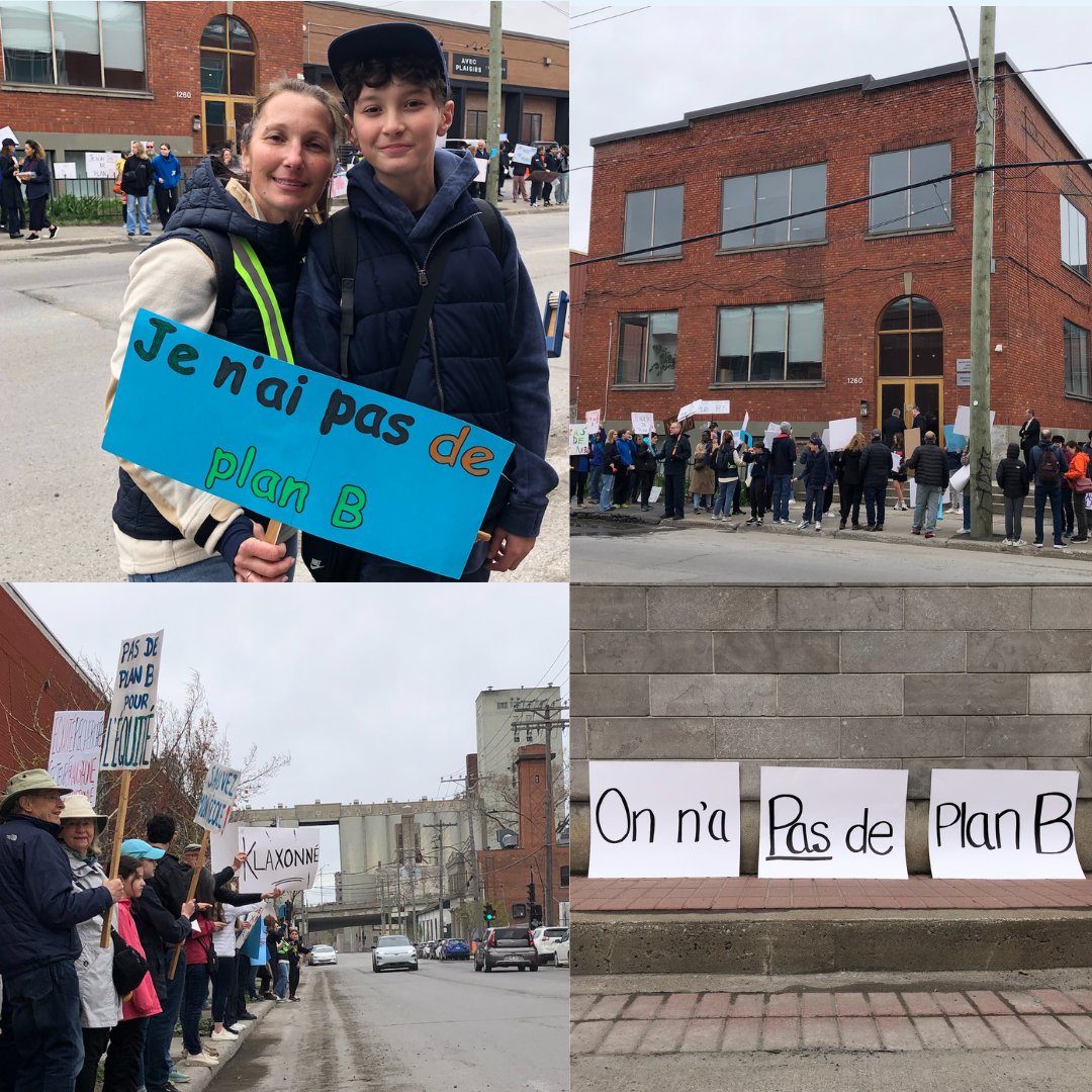 SOSCentennial's tweet photo. ✊ Aujourd’hui, nous étions unis par bien plus qu’un chandail bleu.

Derrière chaque pancarte, une histoire.
Un parcours scolaire souvent chaotique, marqué par l’échec, l’anxiété, le désengagement...

Et une transformation rendue possible par Centennial.

Nous portons ensemble un espoir :
Que cette école ait un avenir : pour nos enfants, et pour tous ceux à venir.