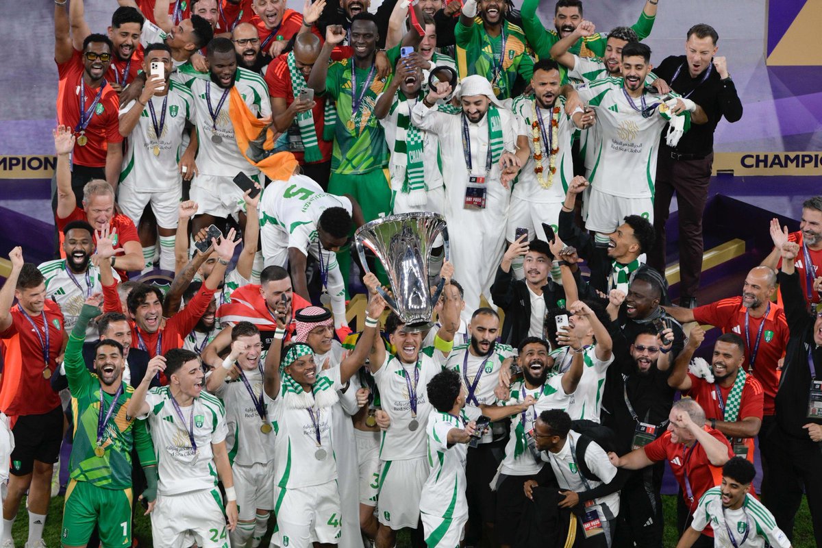 لقطة ختام :

اسيا تتوج سيدها 💚