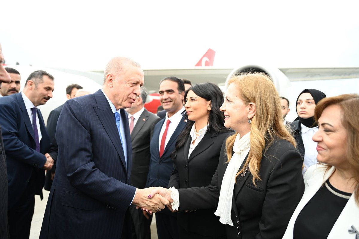 Tarih bir kez daha yazıldı!
KKTC Cumhurbaşkanlığı Yerleşkesi ve Meclis Binası, Türkiye Cumhurbaşkanı Sn.R.T Erdoğan’ın katılımıyla görkemli bir törenle açıldı.
Bu eşsiz eserin hayat bulmasında emeği geçenlere özellikle Sn. Erdoğan’a sonsuz teşekkürler.
Bu gurur hepimizin! #KKTC