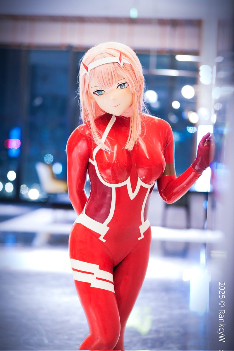 一起走进夜色

摄影感谢<a href="/woaichirouchuan/">肉串君</a> ！！随便拍的也好好看~