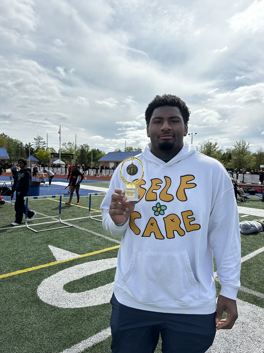 Men of Walled Lake (@wlctrack) on Twitter photo Great things happening in May! <a href="/GarrodAlexander/">Garrod Alexander</a> wins Field Event MVP at the Farmington Invite!
🥇Shot Put PR @ 60-1
🥈Discus 155-2
May is here…🤫 Great things happening in May! <a href="/GarrodAlexander/">Garrod Alexander</a> wins Field Event MVP at the Farmington Invite!
🥇Shot Put PR @ 60-1
🥈Discus 155-2
May is here…🤫