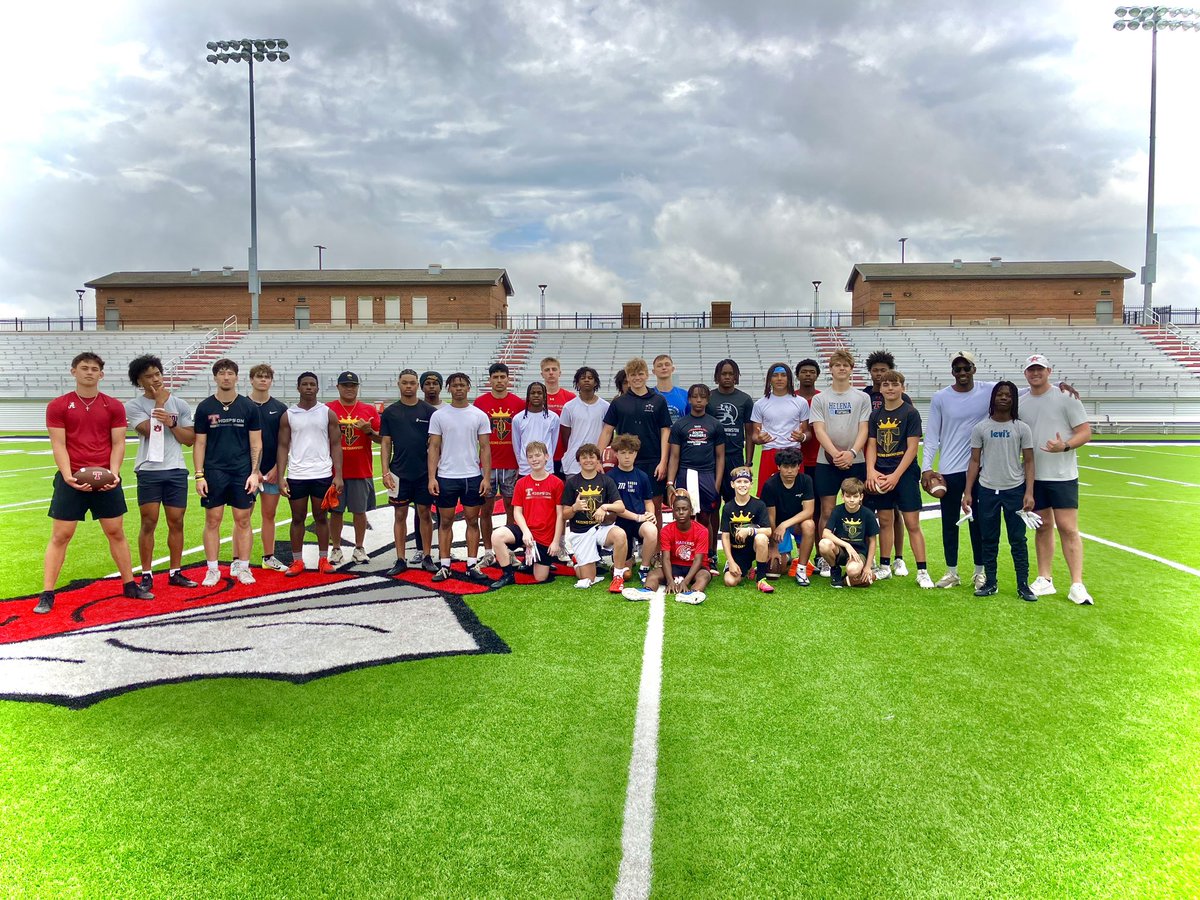 Hall-Tech Sports (@halltechsports1) on Twitter photo 👀”RC: We Outside to Start May”
<a href="/raisingchamps_/">Raising Champions</a> 💫
Great day of work from the QBs & WRs who have been working non-stop this offseason….again the hard “Honest” work will pay off!
Looking forward to spring game activities for some in the coming weeks…..keep sharpening your 👀”RC: We Outside to Start May”
<a href="/raisingchamps_/">Raising Champions</a> 💫
Great day of work from the QBs & WRs who have been working non-stop this offseason….again the hard “Honest” work will pay off!
Looking forward to spring game activities for some in the coming weeks…..keep sharpening your