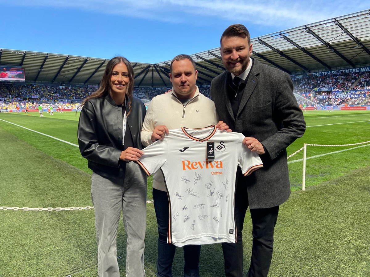 Swansea City Women (@swanswomen) on Twitter photo Today, Rhodri Morgan received a well-deserved award at the <a href="/SwansOfficial/">Swansea City AFC</a> game vs <a href="/OUFCOfficial/">Oxford United</a> for his incredible work with the <a href="/SwansWomen/">Swansea City Women</a> team. As we bid farewell, we extend our heartfelt thanks for his dedication and contributions over the past 11 years.
Thank you, Rhodri, Today, Rhodri Morgan received a well-deserved award at the <a href="/SwansOfficial/">Swansea City AFC</a> game vs <a href="/OUFCOfficial/">Oxford United</a> for his incredible work with the <a href="/SwansWomen/">Swansea City Women</a> team. As we bid farewell, we extend our heartfelt thanks for his dedication and contributions over the past 11 years.
Thank you, Rhodri,