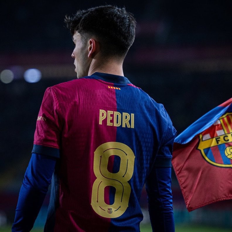RisingStarXI's tweet photo. Real Valladolid vs FC Barcelona [1st half]:

𝐏𝐞𝐝𝐫𝐢 (𝟐𝟐) — 72 Passes Completed
Real Valladolid — 75 Passes Completed

Only 3 fewer passes than the entire Valladolid team in the first half!

𝐅𝐔𝐂**** 𝐈𝐍𝐒𝐀𝐍𝐄 🇪🇸😳 https://t.co/Cjg74UDWnK
