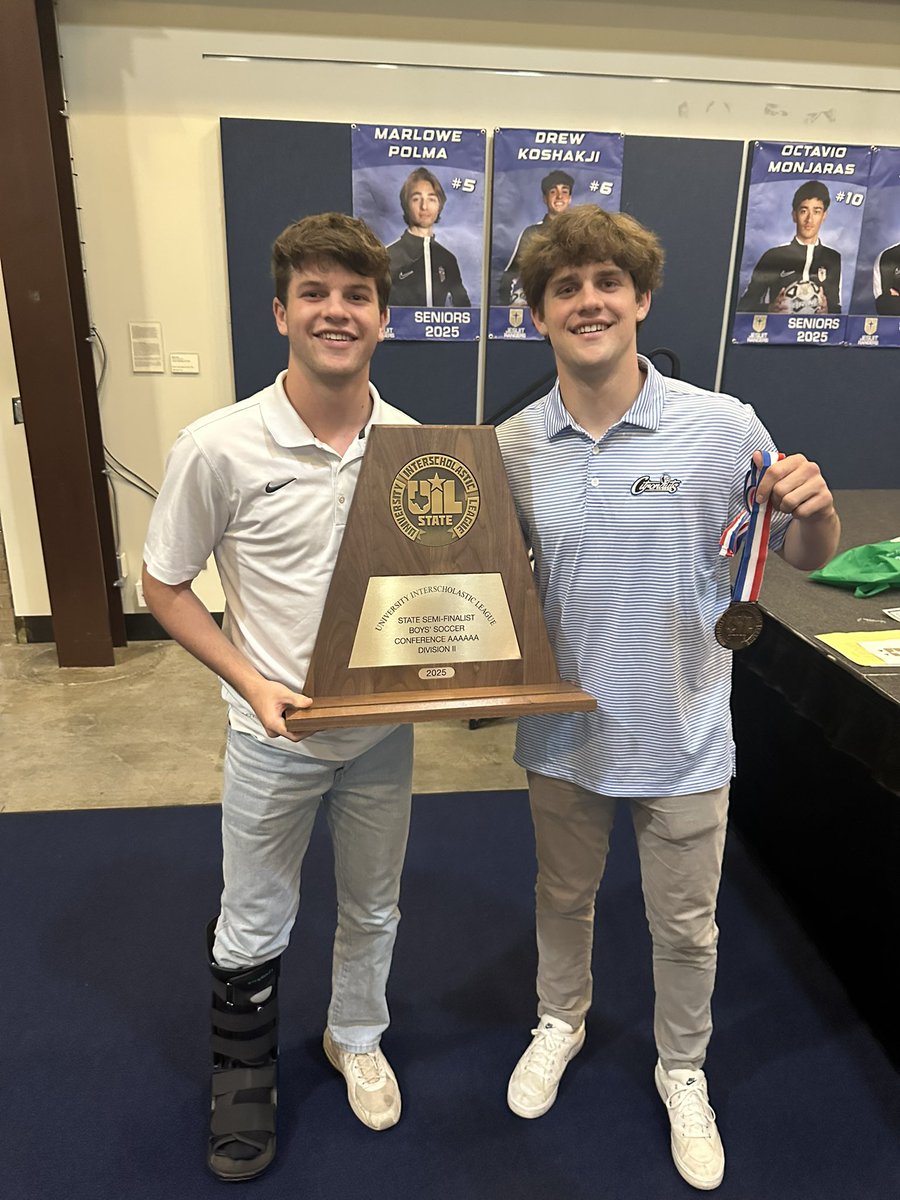GameChangerCoop's tweet image. Even a broken leg can’t diminish this amazing season playing with my brother @TheNoahMcGough and with all my @JesuitSoccer brothers all the way to the @uiltexas state semi-final. We will never forget this season and the way we grew together.
I am working hard to get back on the…