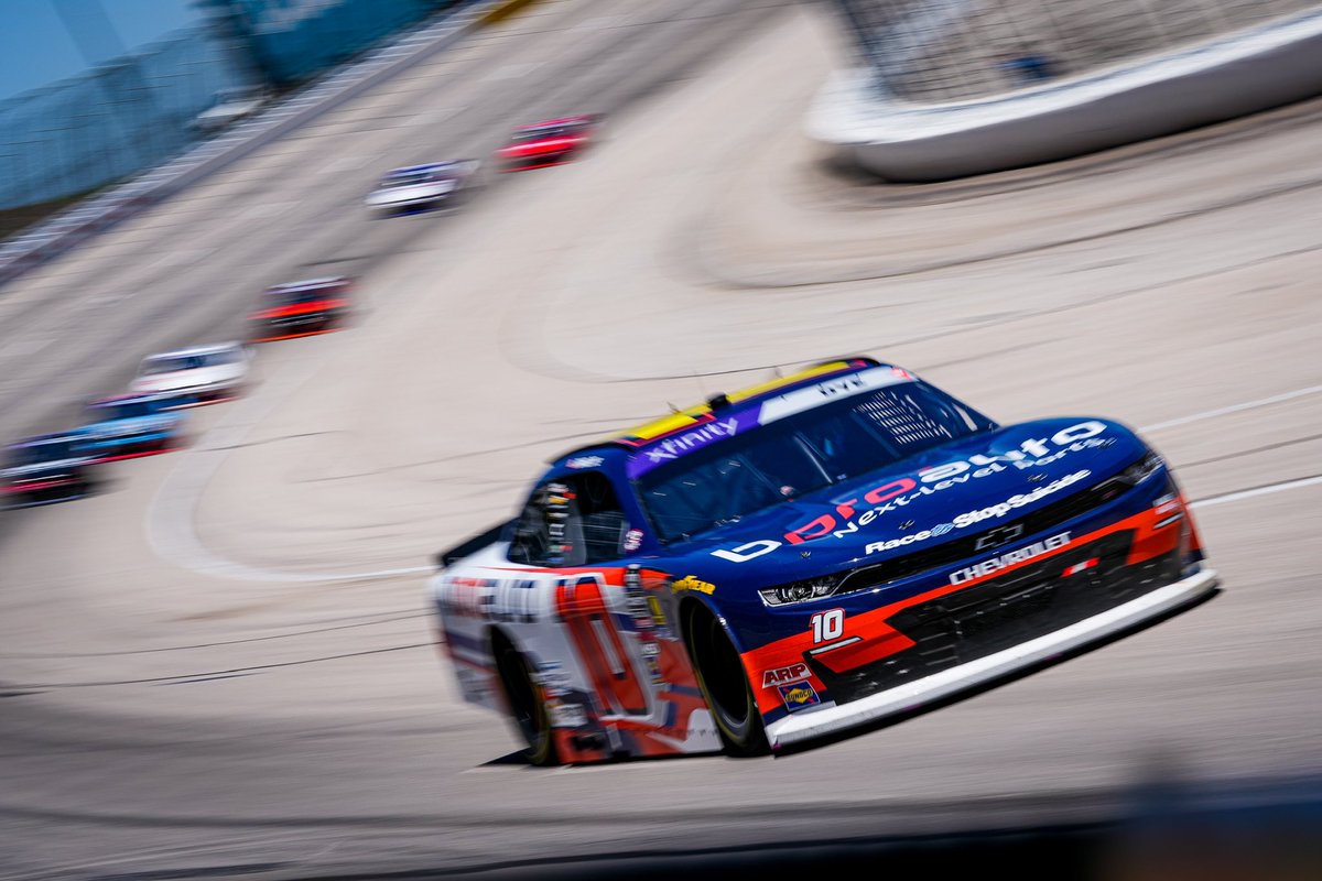 KauligRacing's tweet photo. 62 laps to go at @TXMotorSpeedway. 

@danieldye43 rides P13 and looking to run down the 17 after losing some passing the 70. 

#bProauto | #bProautoparts https://t.co/VT0JKi2krR