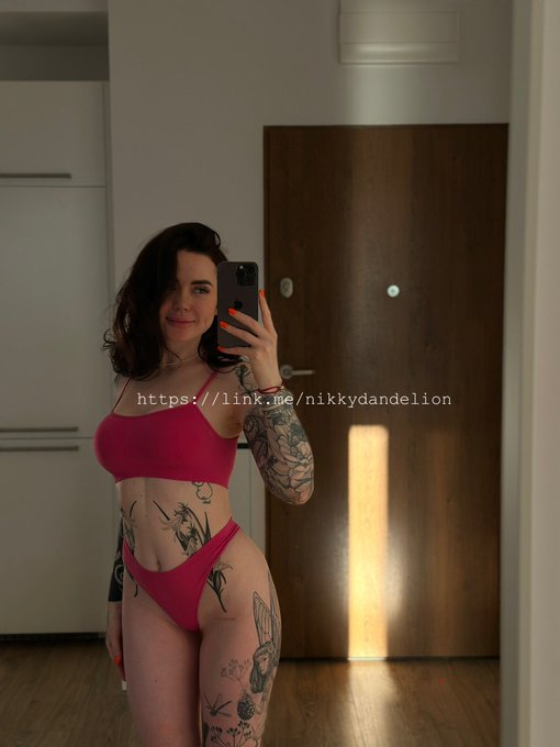 nikkydandelion