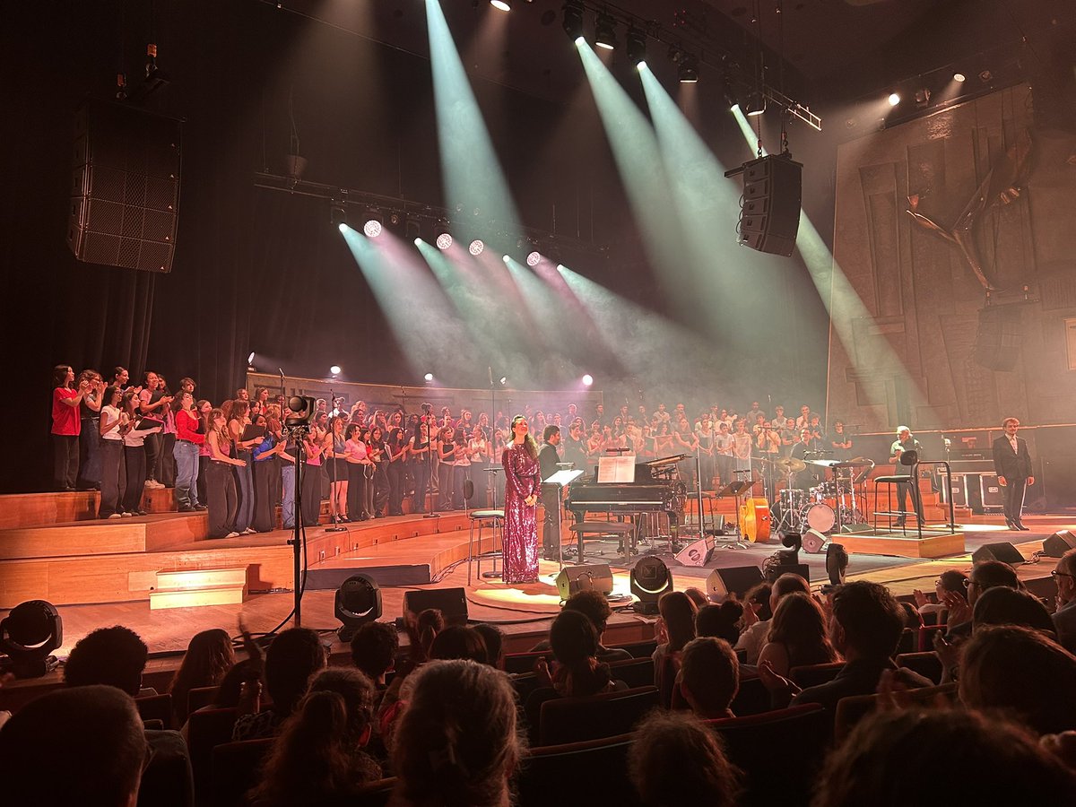 LGT Mozart - compte officiel (@lgtmozart) on Twitter photo Les élèves de l’option #musique du <a href="/LgtMozart/">LGT Mozart - compte officiel</a> en concert à <a href="/maisondelaradio/">Maison de la Radio et de la Musique</a> !
Très beau spectacle évoquant la mémoire de #BillieHoliday. Les élèves de l’option #musique du <a href="/LgtMozart/">LGT Mozart - compte officiel</a> en concert à <a href="/maisondelaradio/">Maison de la Radio et de la Musique</a> !
Très beau spectacle évoquant la mémoire de #BillieHoliday.
