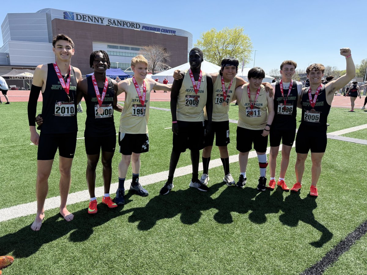 SFJeffersonxctf's tweet image. Boys Unified Relays run great today to both get on the podium!  The group of Cael, Vince, Dax, and Austin broke our school record by 2 seconds!  Our second group just missed also breaking the school record.

#wechoosetoinclude