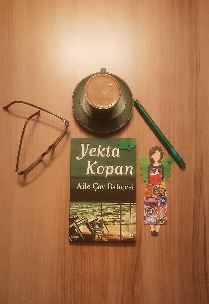 Ama dünya her geçen gün daha da yaşanmaz bir yer oluyor. 
Bir küfürden ötesini haketmiyor hayat..
__//Yekta Kopan
Aile Çay Bahçesi 
📖
#mayıs1️⃣📚💚☘️