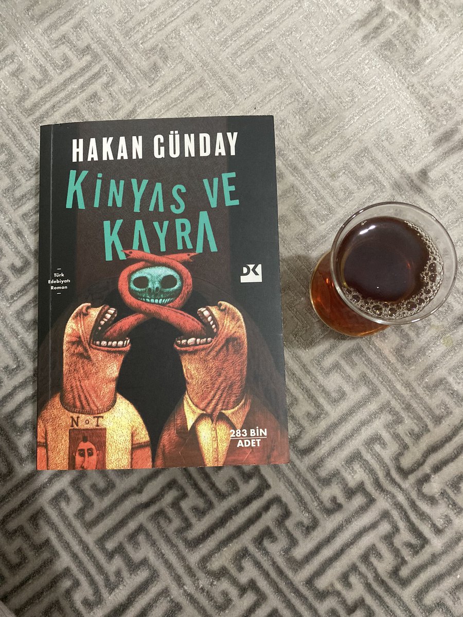 Misafirler gelmiş çay demlenmiş yer kalmadığından peteğin önüne çökmüş bu gümbürtüde çay kitap… huzur