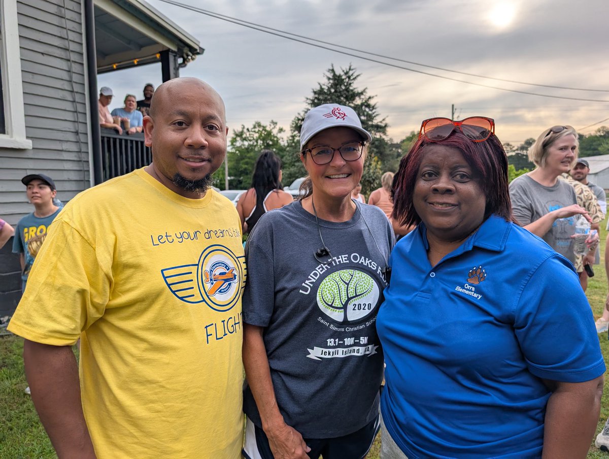 Orrs Aviators walking at Black Smoke Coffee this morning!! 🤩👟✈️💛💙