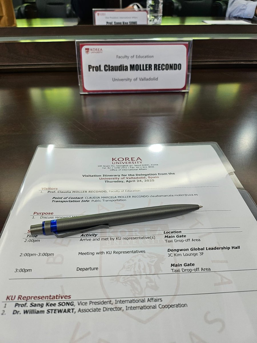ClauMoller0802's tweet photo. Rubricado en Seúl el convenio entre @UVa_es y Korea University 🇰🇷🤝
Un honor colaborar con una universidad del grupo SKY y abrir nuevos caminos de cooperación.
#UVa #KoreaUniversity #Convenio #EducaciónGlobal
@UVa_es @mcstkorea @UniversityKorea https://t.co/hsOfaYe1W2