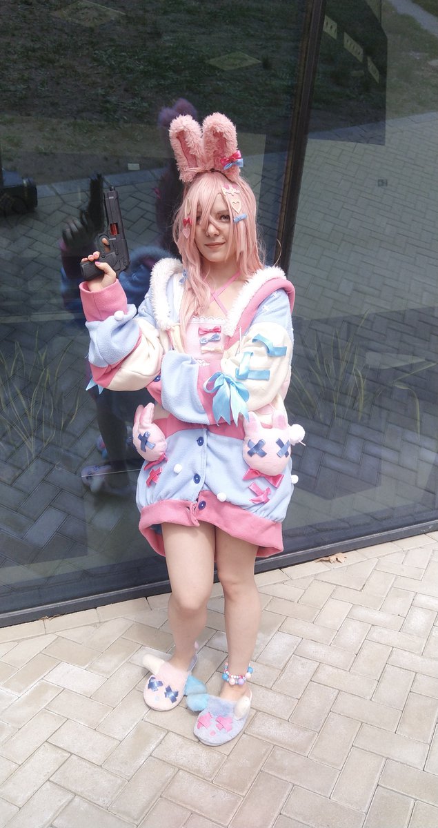 kyrandefoxfairy's tweet photo. Pipipipipi!
Finally finished my Pippa copslay! I'm so happy about how it turned out! ><
Also, decided to make Vtubing great again.
#MMOARTPG #capip https://t.co/W9cTOeZTuJ