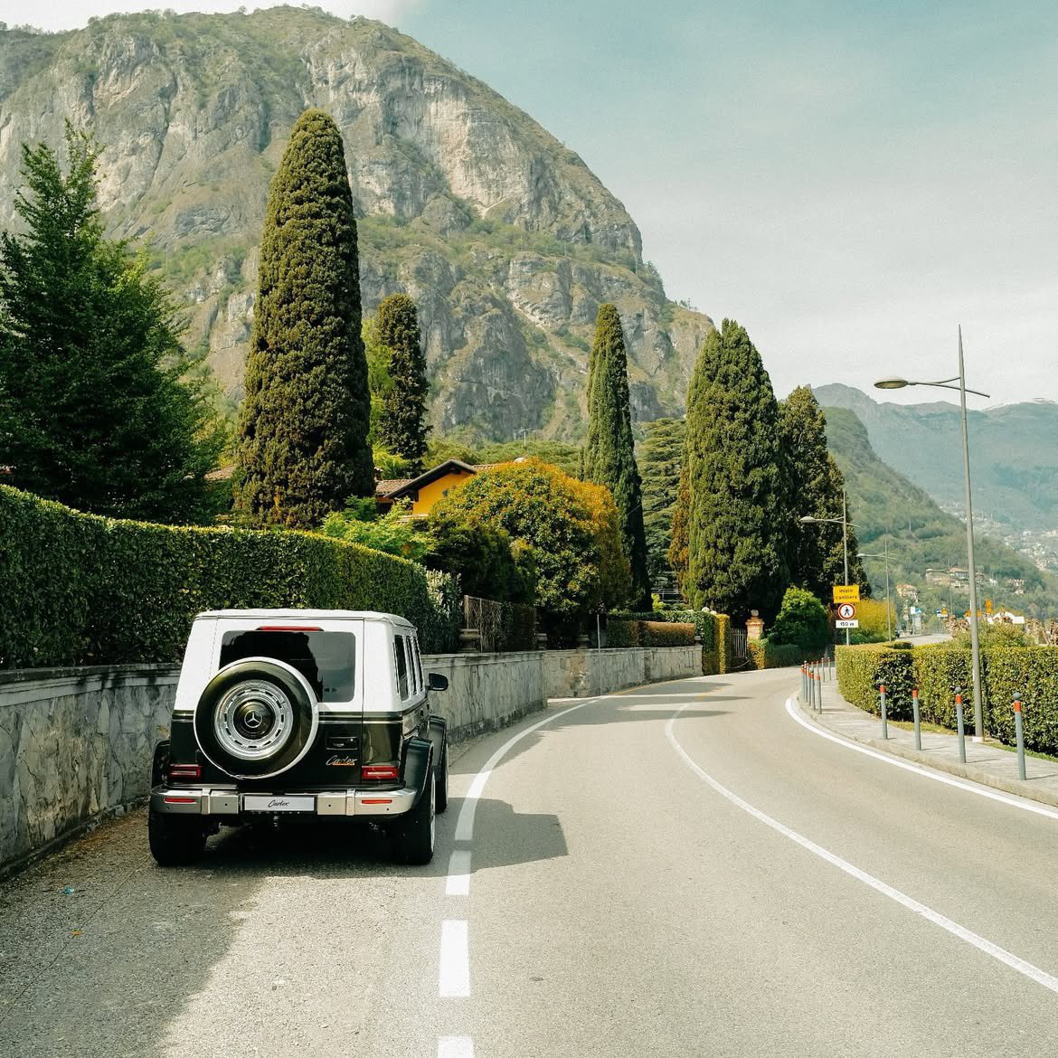 Fullthr4ttle's tweet photo. I’ve taken a real interest in the Carlex Design’s Vintage G Wagon. Looks tremendous and classy!
#mercedes #mercedesbenz #gwagon #carlexdesigns #carlexdesign #g63amg #g63 #cars #car #vintage https://t.co/3tAyqdEK44