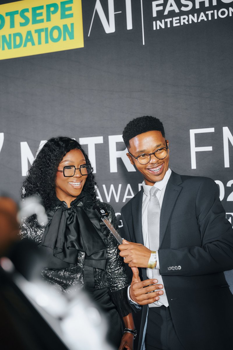 sabc_sales's tweet photo. SABC GCEO Nomsa Chabeli took the stage to present the Global Icon Award. A statement of intent and greatness
SABC does not just broadcast culture โ we build it.
#MMA25 #CrownedGreatness #GlobalIcon #NomsaChabeli https://t.co/c2uizKiSPe