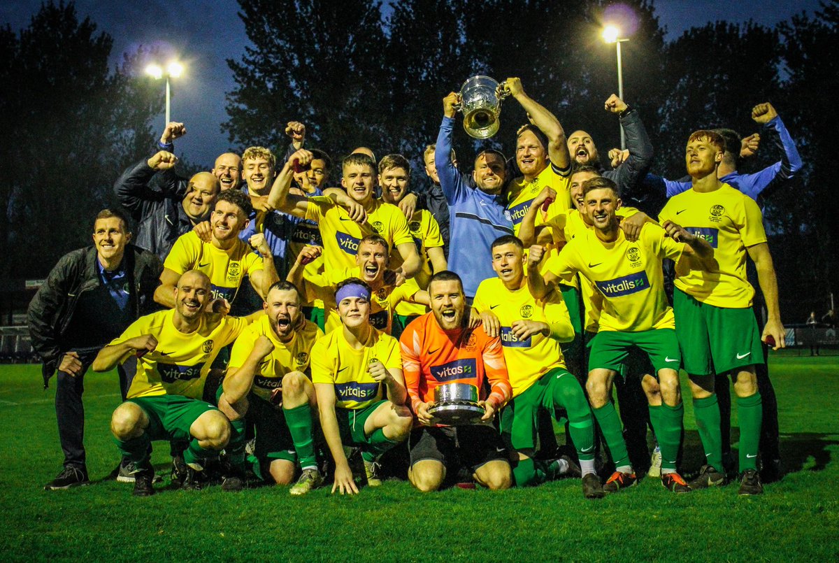 LeamRangers's tweet image. 𝟮𝟬𝟮𝟰/𝟮𝟱 𝗜𝗡 𝗧𝗛𝗘 𝗕𝗢𝗢𝗞𝗦
A promising league campaign that petered out towards the end, but it’s a 4th place finish and silverware to show for everyone’s hard work over a long season.

We’ll be back to do it all again next season!

📸 Charlie Eaton | #UpTheLeam #UTL 🔰