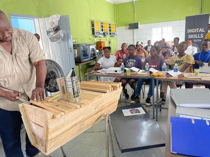 jasmine apiary tweet media