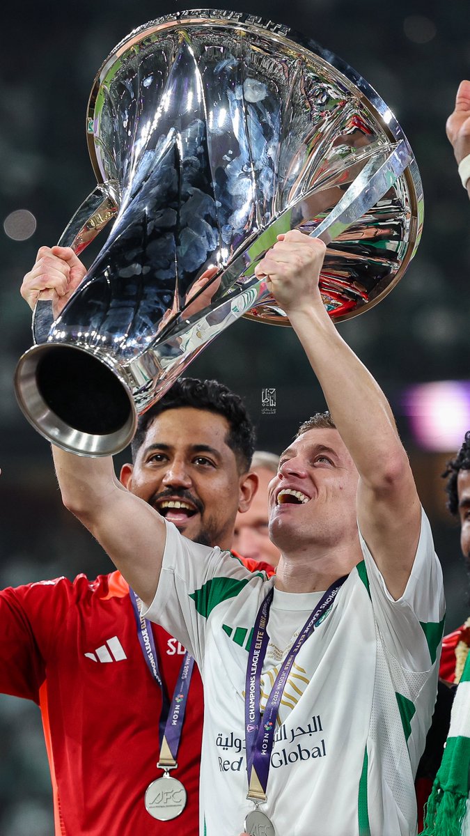 الاهلي السعودي بطل ابطال اسيا النخبة 
في نسختها الاولى 🏆🏆
#الاهلي_كاواساكي
#الاهلي #دوري_أبطال_آسيا_النخبة 
#ملوك_اسيا