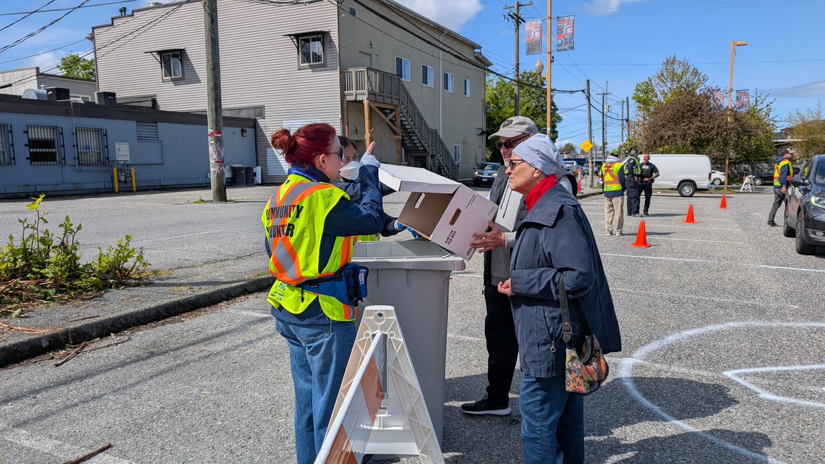 HSCPC (@hastingscpc) on Twitter photo #Thankyou to @recordxpress and <a href="/eastvillagevan/">East Village BIA</a>! Much thanks to #Vancouver #community and our many #volunteers for another #successful #shredding day! #Thankyou to @recordxpress and <a href="/eastvillagevan/">East Village BIA</a>! Much thanks to #Vancouver #community and our many #volunteers for another #successful #shredding day!