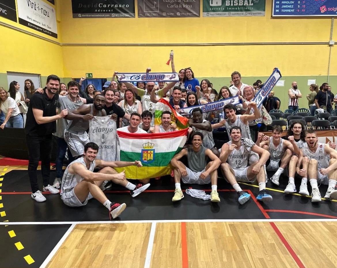 Temporada sufrida y difícil para todos, que acaba con final feliz. Muchas gracias a la afición que ha venido animar y a todo el mundo que nos ha apoyado desde Logroño. Sois enormes 💙 <a href="/CBCLAVIJO/">Club Baloncesto CLAVIJO</a>