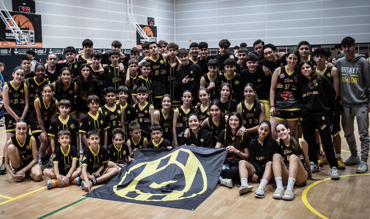 3x3 TEMPORADA 2024-25🏀

📸 DE FAMÍLIA💛🖤