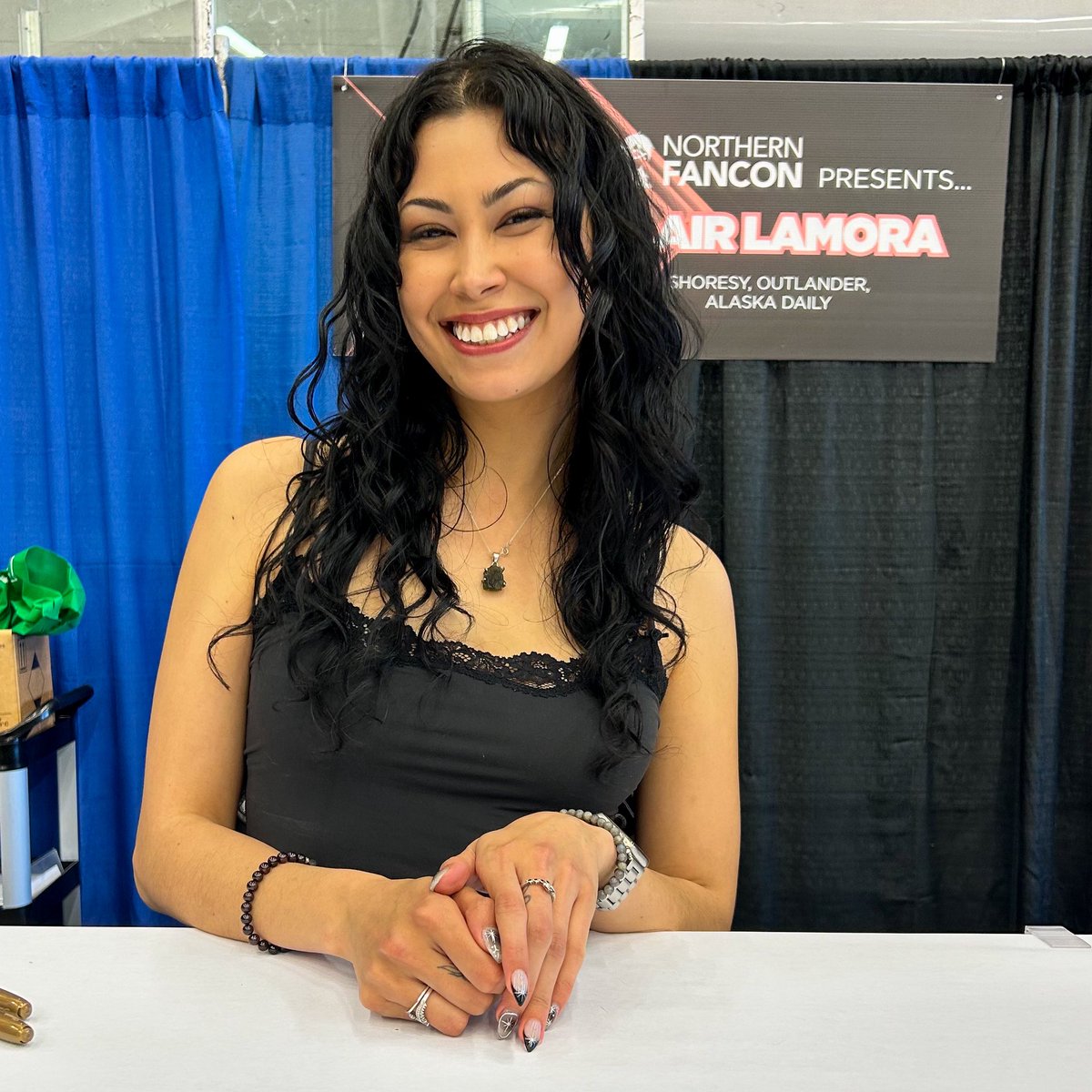 Blair Lamora has entered the chat! Catch this fierce force from Shoresy at Northern FanCon all weekend long! Whether you’re a Sudbury Bulldogs superfan or just here for the chirps, don’t miss your chance to meet her in person!

#NorthernFanCon #CityOfPG #TakeOnPG #Shoresy