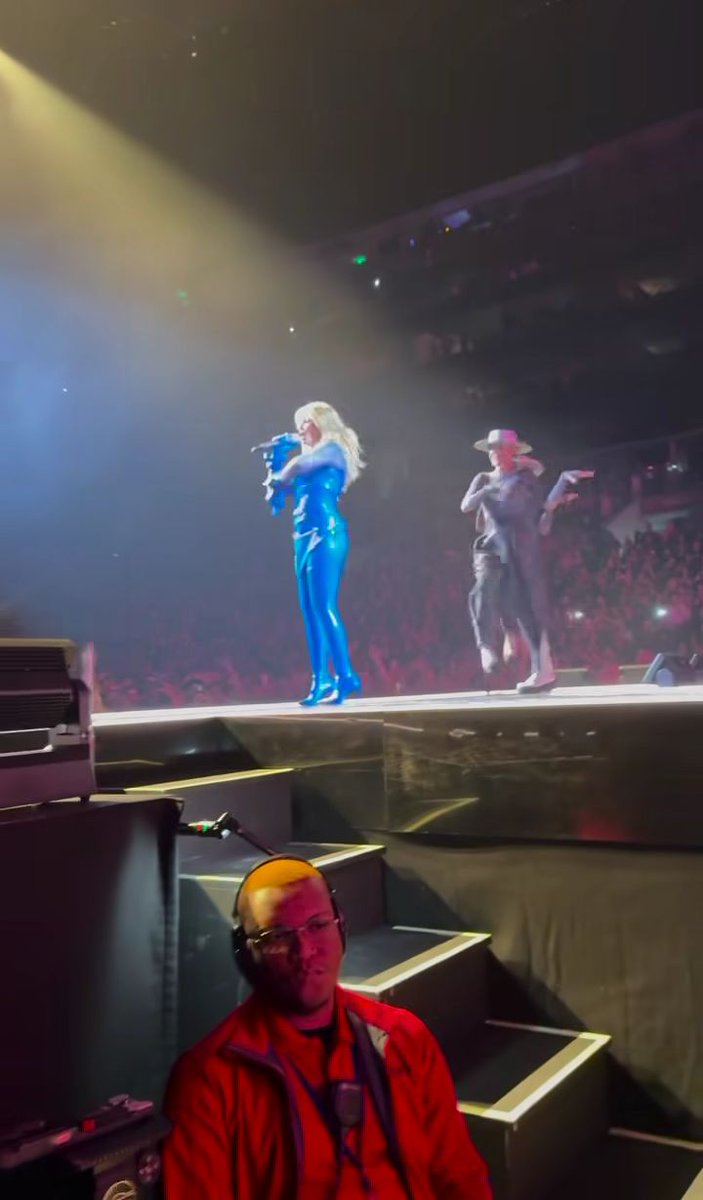 SwannKelvin's tweet image. SPINNING WITH RITA!✨💎🇺🇸 
#Kylielove💎 #UKbound💎