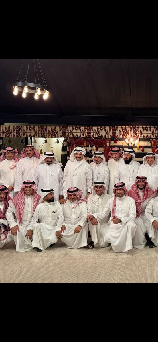 سعدنا ليلة البارحه بلقاء اميرنا المحبوب
سمو امير منطقة
عسير #تركي_بن_طلال مع مجموعة
من رجال المال والاعمال والعقار بمدينة الرياض بضيافة الشيخ بدر الراجحي
اغناه اللّٰه وقد اثرى اللقاء حديث سموه الكريم عن الارقام والحقائق والانجازات
وخارطة الطريق لمنطقة عسير.