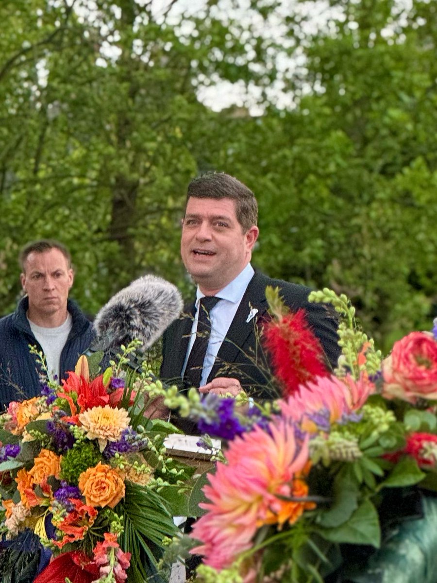 Vanavond dodenherdenking 2025 mogen leiden. Met dank aan <a href="/JaccovanderTak/">Jacco van der Tak</a>, ds M Klaassen, leerlingen basisschool, erewacht en trompettist van <a href="/mindef/">Min Def</a> en De Essenburcht.