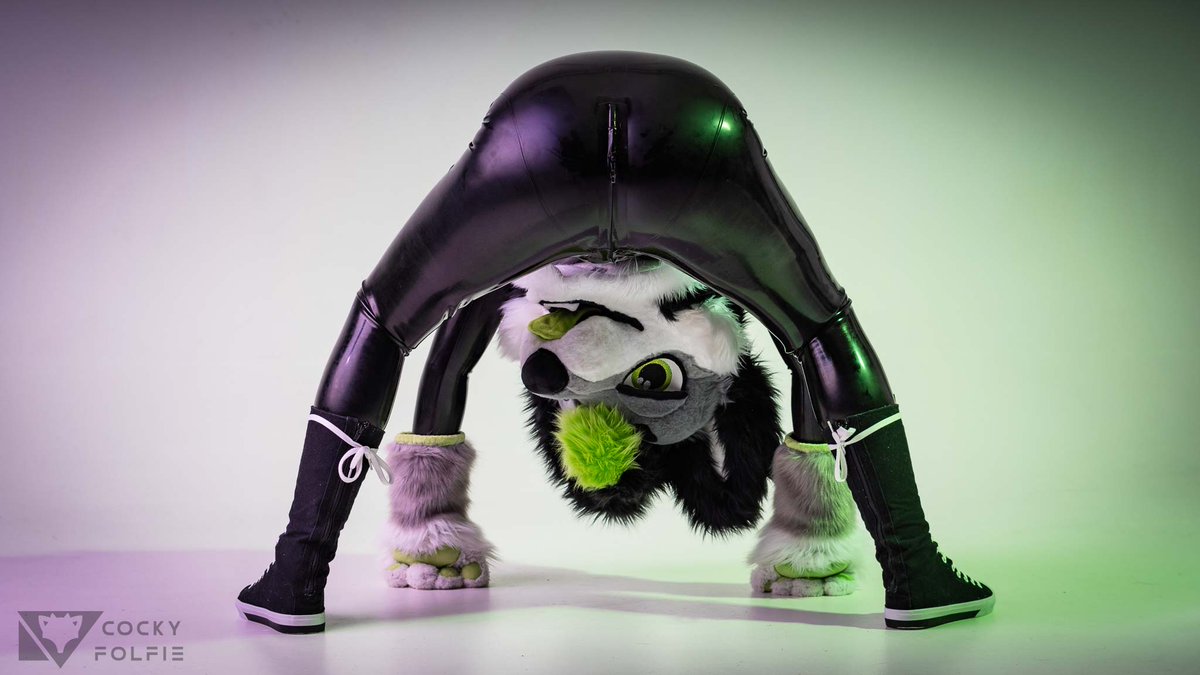 Da butt 🍑

📸: <a href="/CockyFolfieAD/">CockyFolfie</a> 

#squeakysaturday