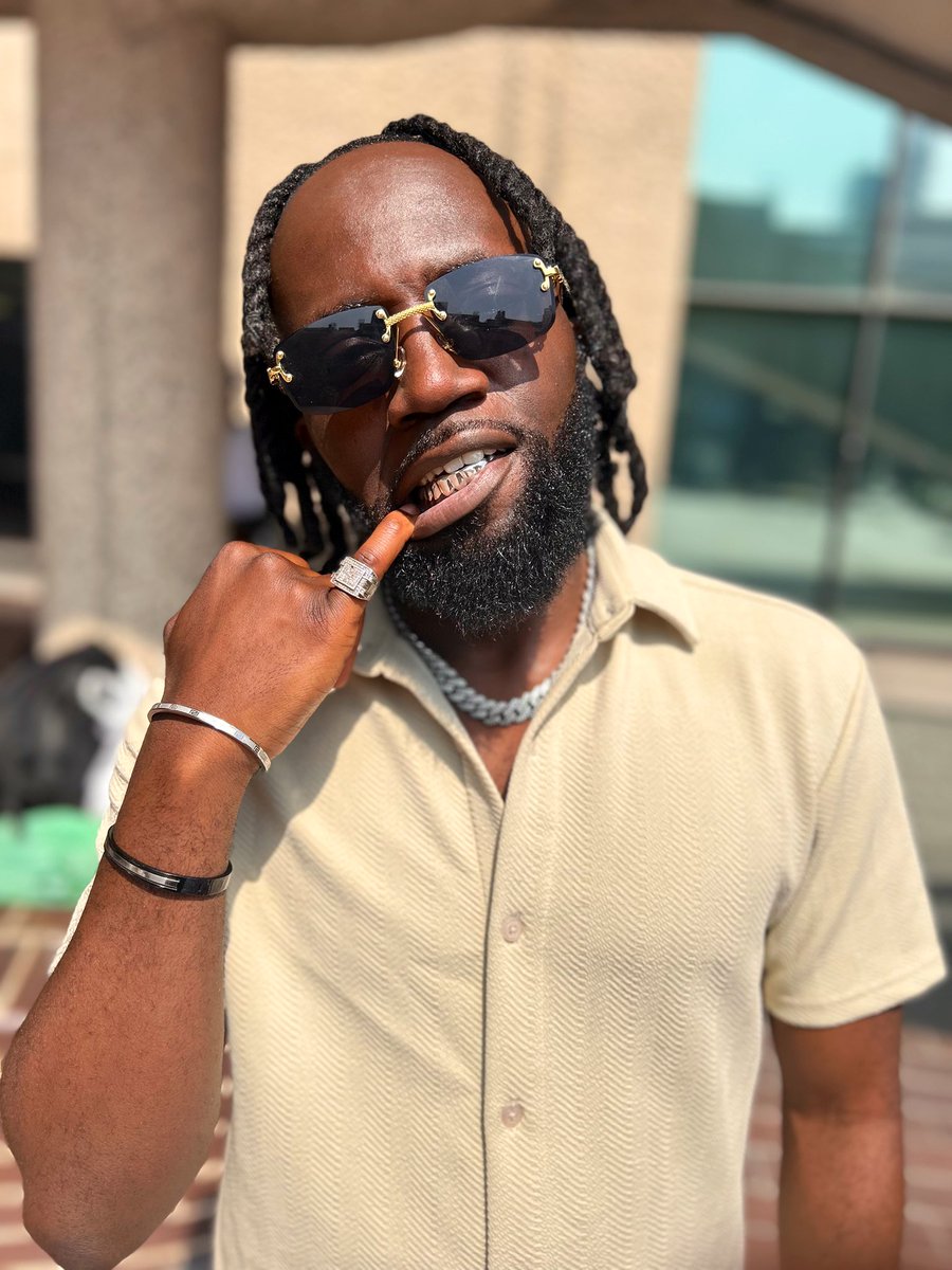 J1mmyBrooks's tweet photo. Sun, Vibes & Good Energy โ๏ธโจ
Stream โSo Fun Miโ ๐: https://t.co/j1YqMbiION ๐๐พ
#J1MMY #SoFunMi #Afrobeats https://t.co/ZcRv7t33d8