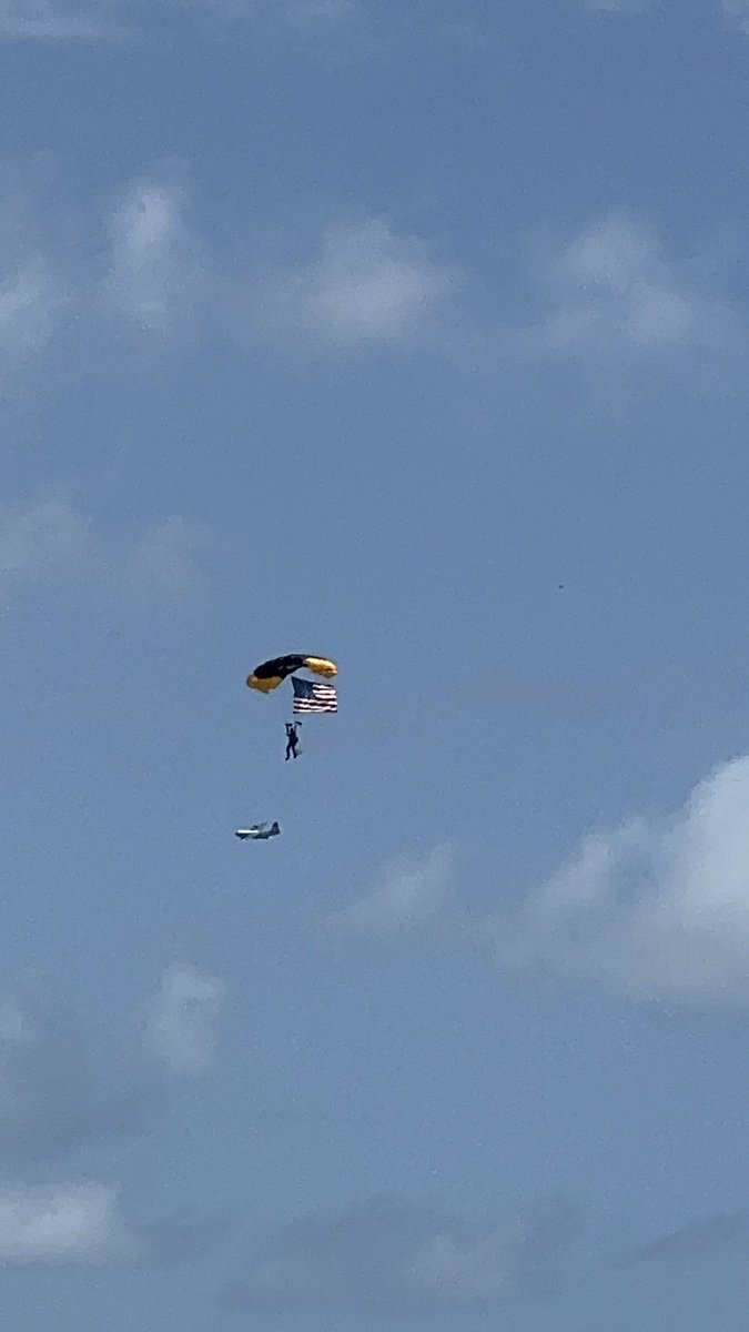 katie_flynt's tweet photo. Not our best year but still amazing to watch these planes. https://t.co/98aHH7Vp6O