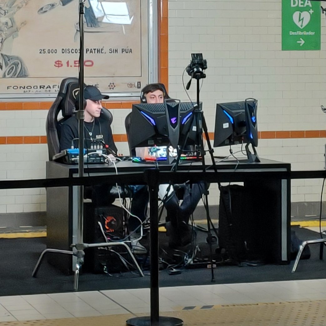 Volvió la <a href="/FiReLeagueCS2/">FiReLEAGUE</a>  a Buenos Aires y es la primera vez que se jugó un torneo de Counter Strike desde el interior de un subte 🚉 

Gracias a todos los que colaboraron para que pueda ser parte de esta locura acompañando a mi amigo <a href="/luchoforg1/">FORG1</a>