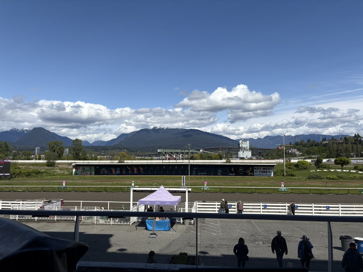 Another beautiful day at  Hastings Racecourse in Vancouver.  Opening day at this iconic Vancouver landmark #HorseRacing #goodtimes