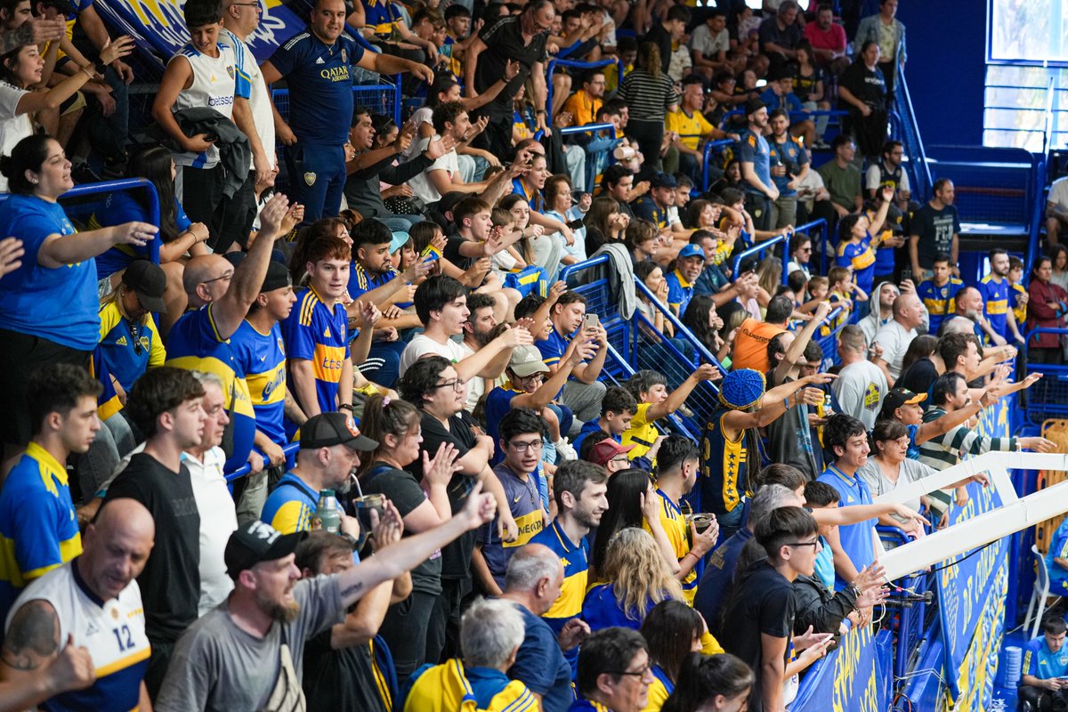 𝙇𝘼 𝘽𝙊𝙈𝘽𝙊𝙉𝙀𝙍𝙄𝙏𝘼 𝙔 𝙎𝙐 𝙂𝙀𝙉𝙏𝙀 🙌

Fundamentales con todo su aliento y empuje para levantarnos sobre el cierre 💪

🫂🏀💙💛💙