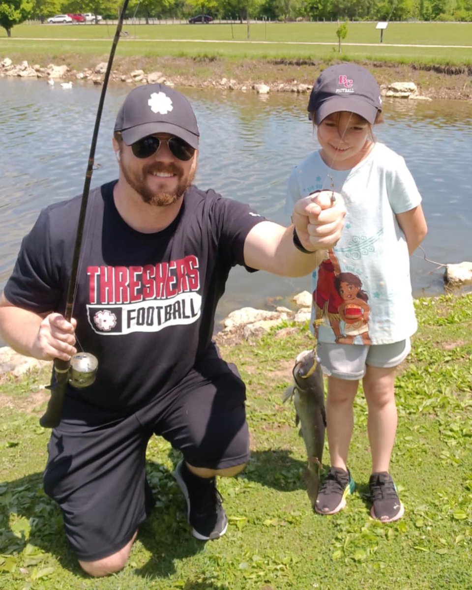 DanPage_'s tweet image. P caught 3 catfish and 2 perch on her first time fishing today. The last one was done without any help 😎 #ProudDad