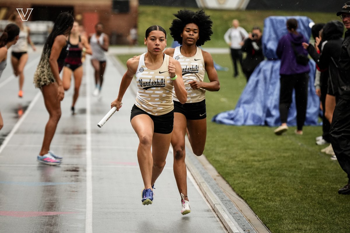 vandyxctrack's tweet image. Relay win ends the day for the Dores!

Joy, Allyria, Josie and Maddy record a time of 3:38.81 to win the 4x400m relay.

#AnchorDown