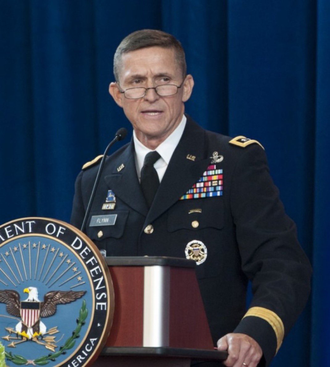 HomanNews's tweet photo. BREAKING 🚨 General Flynn calls out Republicans in Congress for “doing NOTHING” to stop Activist Judges take over Donald Trump’s Presidency 

I ABSOLUTELY AGREE WITH THE GENERAL

IMPEACH THESE JUDGES https://t.co/nvSDX4Qqy4