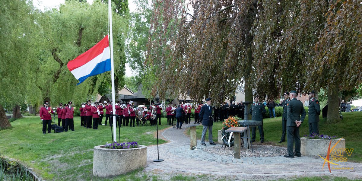 Foto's #Dodenherdenking #Doornspijk online 
<a href="/OldebroekNet/">Oldebroek.net</a> <a href="/LocoMediaGroep/">Loco Media Groep</a> <a href="/LOE_nieuws/">LOEmedia</a> 
<a href="/RTVNunspeet/">RTV Nunspeet</a> 

atvfoto.nl/portfolio-item…