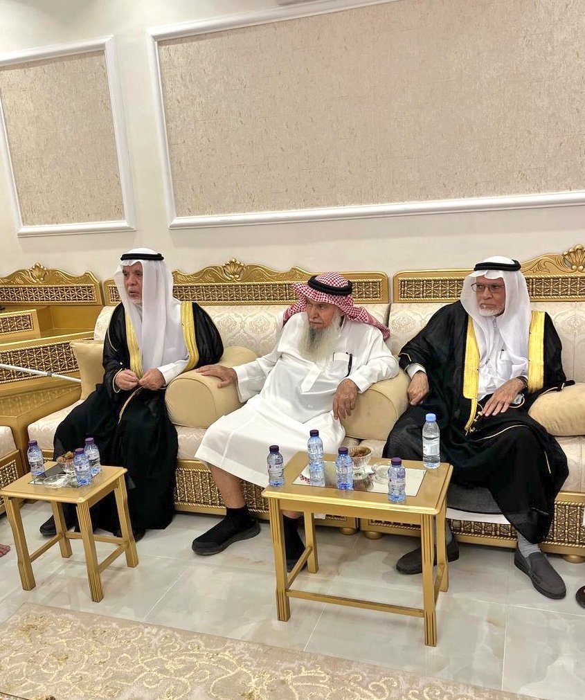 alatawelah1's tweet photo. #الأطاولة
يطيب لنا أن نتقدم بالتهنئة القلبية للأستاذ/ ناجم بن محمد بن ناجم الشريف بمناسبة عقد قرانه على كريمة المرحوم / عبدالله بن غرسان بن سعد ال بخروش بالمدينة المنوره ،
بارك الله لهما وبارك عليهما وجمع بينهما في خير والتهنئة موصولة للأسرتين الكريمتين ،، ودامت الأفراح. https://t.co/4i9Vwvf4lH
