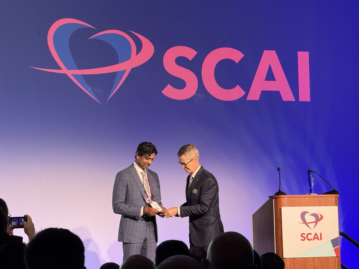 drmkmittal's tweet image. Traditions @SCAI and now we have a new president thank you both for your leadership! #SCAI2025 @Herms2James @SrihariNaiduMD