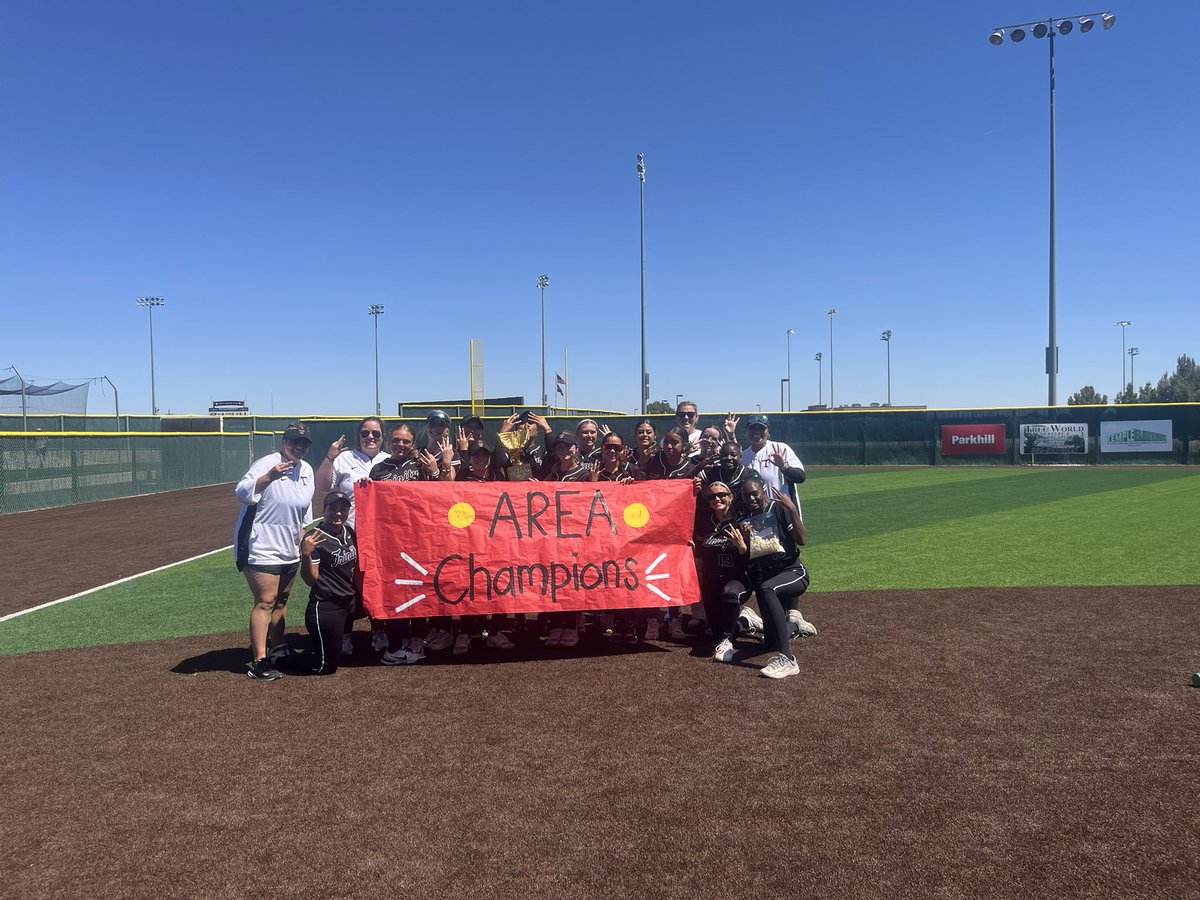 Taci Mitchell tweet media