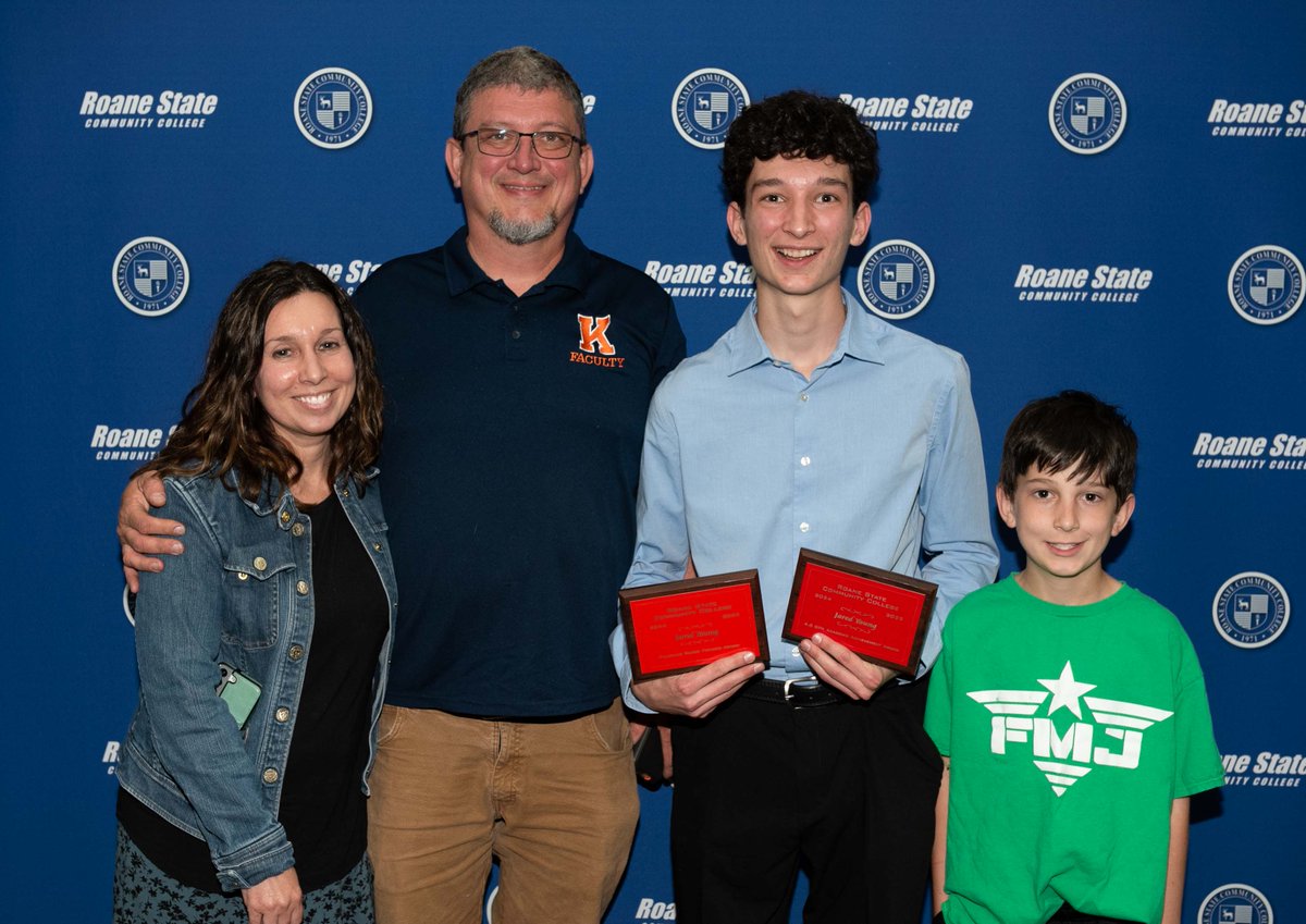 roanestate's tweet image. Academic Awards Night 2025 was one to remember. From arts and humanities to science and business, and everything in between, congrats to all the honorees. We are so proud of you!

📸 Check out *ALL* the photos from awards night over on our #RoaneState Facebook page!