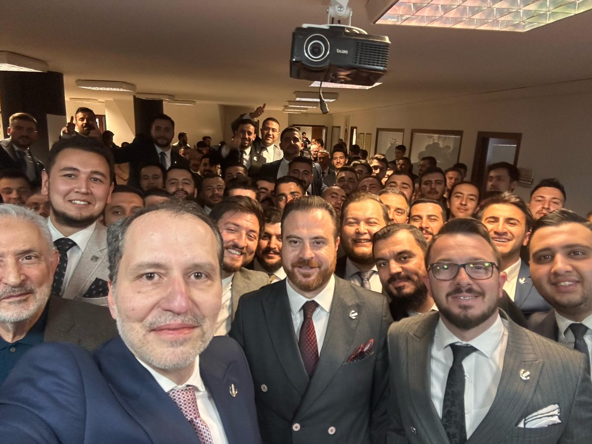 Milli gençlik burada 
ERBAKAN ın yanında 
<a href="/erbakanfatih/">Dr. Fatih Erbakan</a>