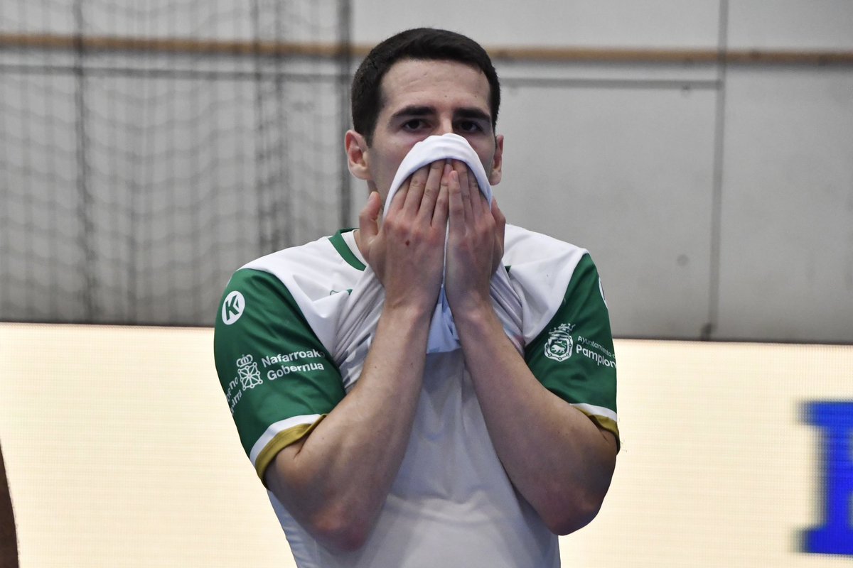 CRÓNICA | Una decisión arbitral tira por tierra un soberbio partido de Helvetia Anaitasuna (30-29).

▶️ bit.ly/3GFqWDb

#BIDANA